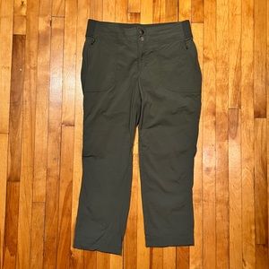 Athleta Trekkie capris